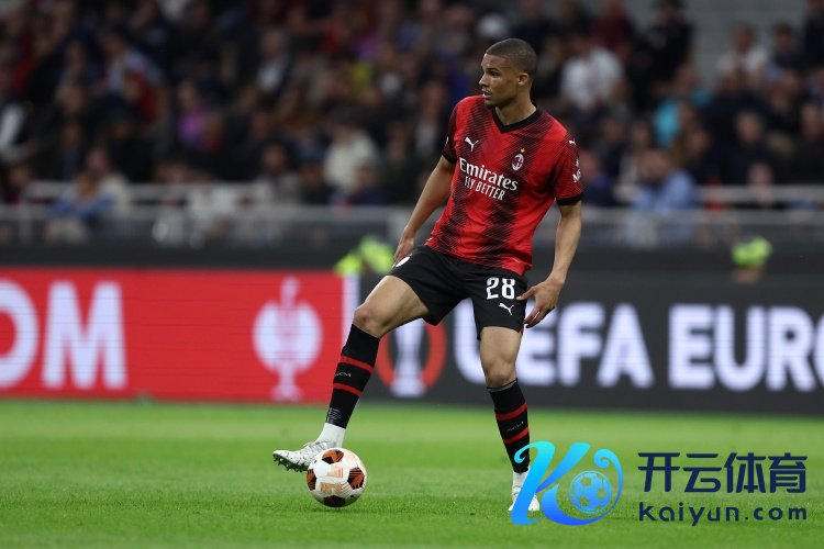 佳夫:今天的比赛有点庆幸,但迈尼昂进行了出色的扑救