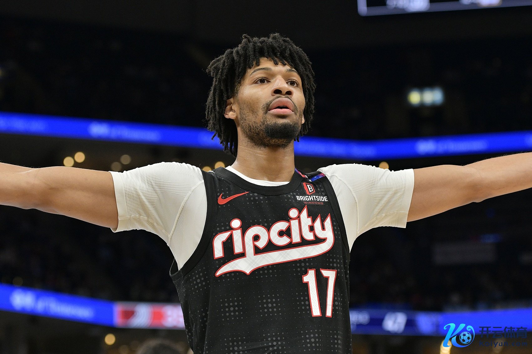 真高效！谢顿-夏普半场9中7砍下16分3篮板